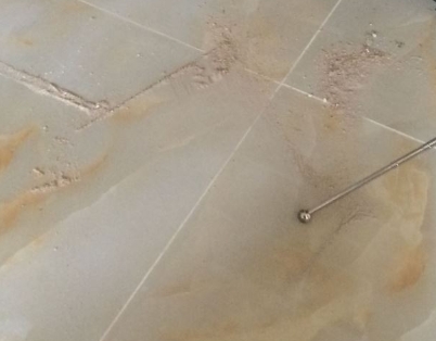 西区瓷砖空鼓维修公司分享粘合剂选择不当在瓷砖铺贴过程中可能导致以下问题