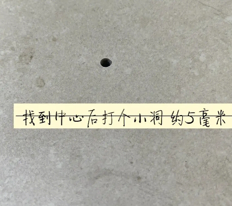 西区瓷砖空鼓维修公司专业解答在瓷砖铺贴过程中，如果砂料搅拌不均匀，将会带来以下问题